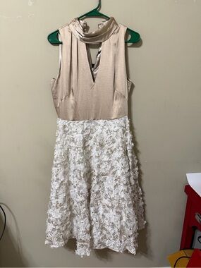 White House Black Market Sleeveless Beige Satin White Floral Dress formal new